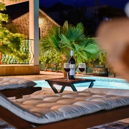 Ctom192/ Holiday With Private Pool * Gata
