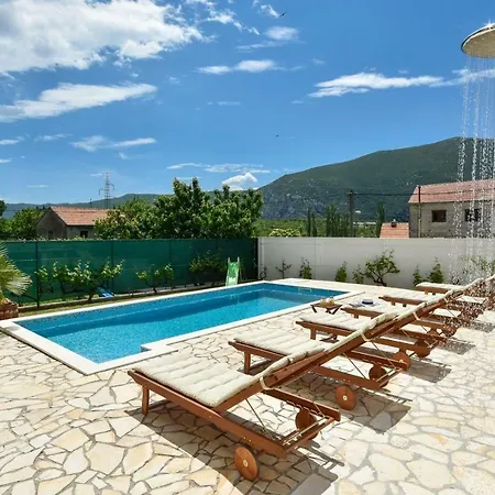 Ctom192/ Holiday With Private Pool *