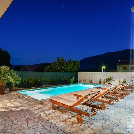 Ctom192/ Holiday With Private Pool Villa