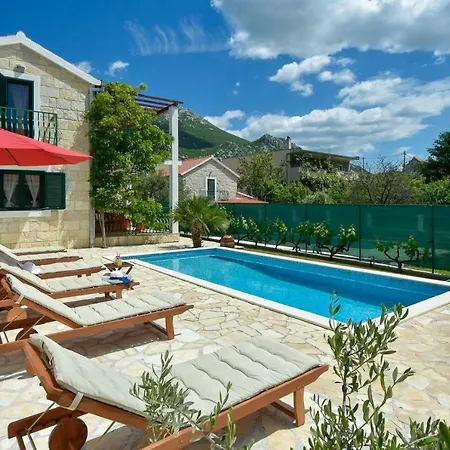 Ctom192/ Holiday With Private Pool Villa